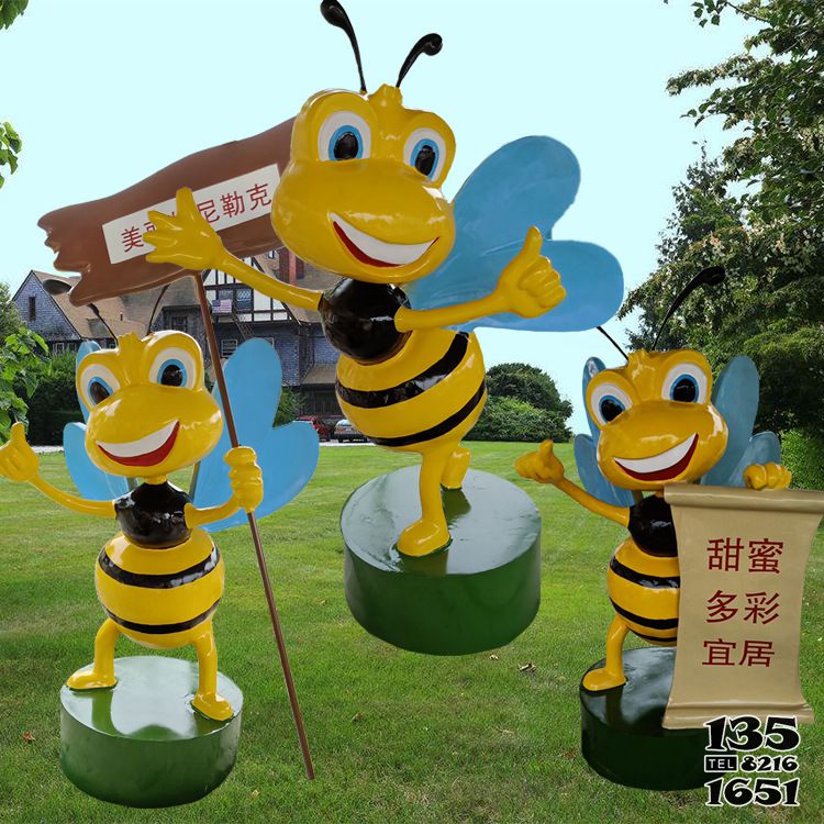 蜜蜂雕塑-学校园林广场摆放卡通三只玻璃钢蜜蜂雕塑高清图片