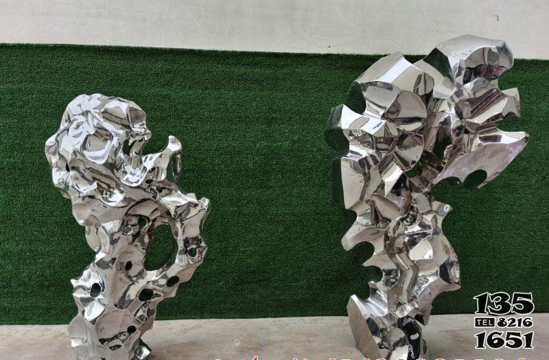 太湖石雕塑-不锈钢镜面创意抽象景观太湖石雕塑高清图片