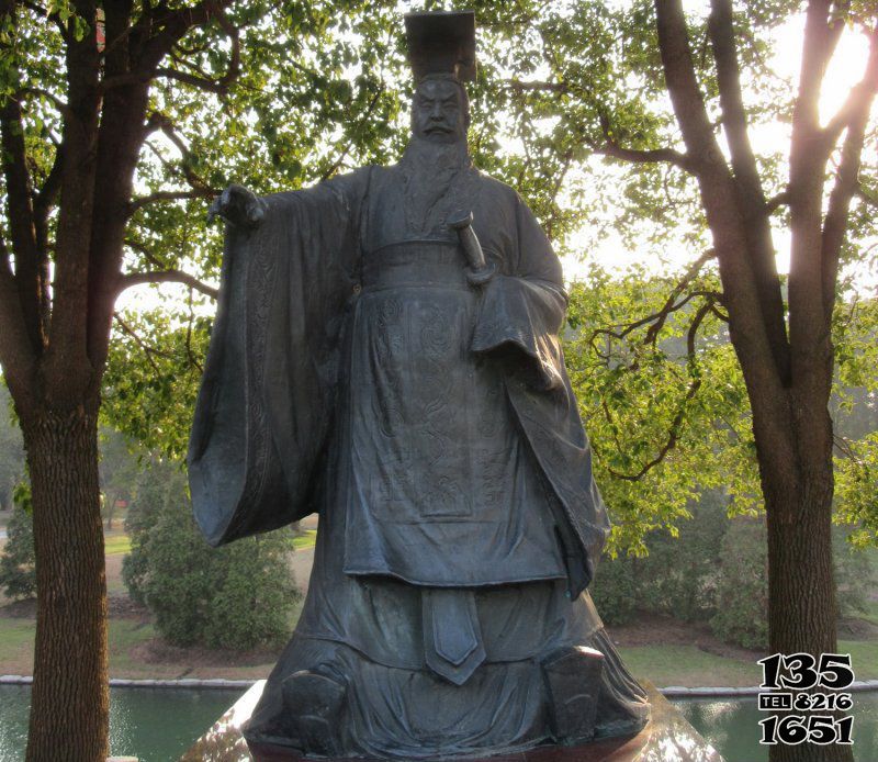 刘邦雕塑-园林景观汉高祖皇帝刘邦青铜雕塑高清图片