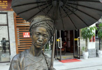 女人雕塑-步行街打伞的少数民族人物铜雕女人雕塑