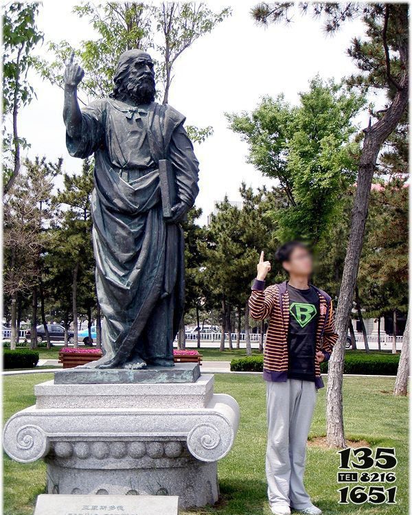 亚里士多德雕塑-公园景区铜雕古希腊著名哲学家亚里士多德雕塑高清图片