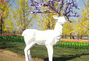 鹿雕塑-户外景区玻璃钢几何白色鹿雕塑