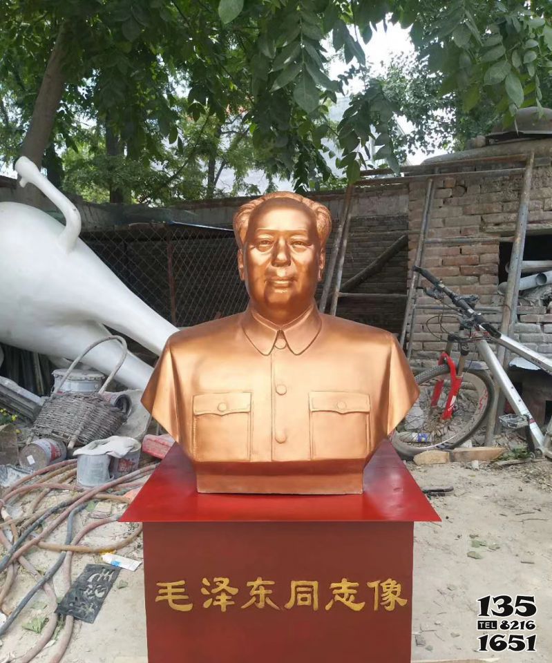 毛泽东雕塑-校园玻璃钢仿铜毛主席园林户外景观毛泽东雕塑高清图片