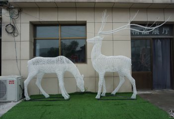 梅花鹿雕塑-公园两只觅食的不锈钢工艺梅花鹿雕塑