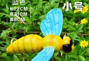 蜜蜂雕塑-农场景区草丛仿真蓝色翅膀树脂蜜蜂雕塑