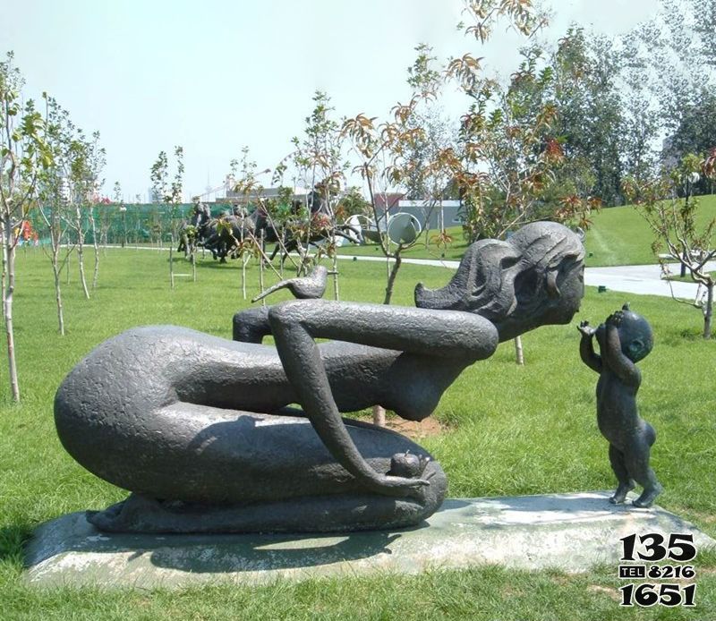 母子雕塑-景区大型铜雕公园装饰摆件母子雕塑高清图片