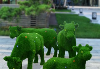 牛雕塑-公园四只玻璃钢仿绿植牛雕塑