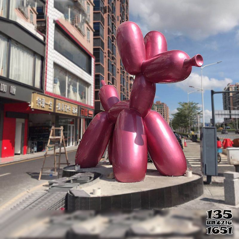 气球狗雕塑-大型商场门口摆放的玻璃钢创意气球狗雕塑高清图片