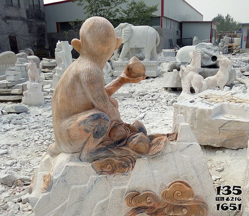 猴子雕塑-公园摆放的 花岗岩石雕创意猴子雕塑高清图片