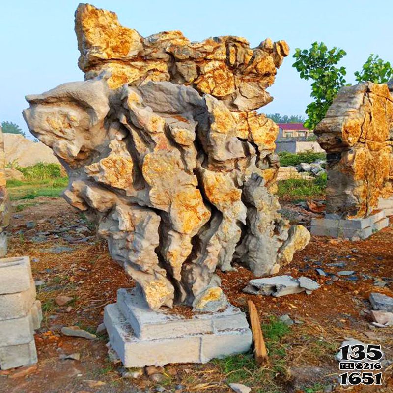 假山雕塑-景观石绿地河滩假山石头自然石公园摆件高清图片
