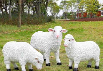 绵羊雕塑-草坪上三只玻璃钢仿真绵羊雕塑
