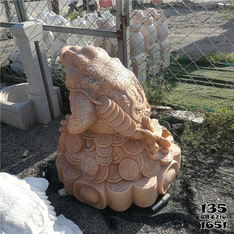 青蛙雕塑-户外一只石雕创意青蛙雕塑高清图片