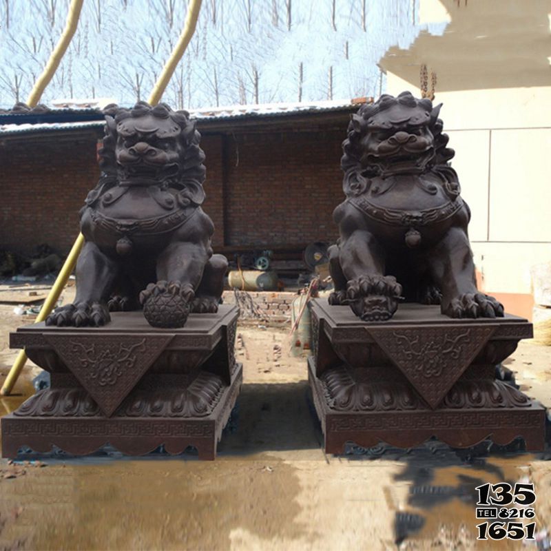 狮子雕塑-别墅招财不锈钢仿铜狮子雕塑高清图片
