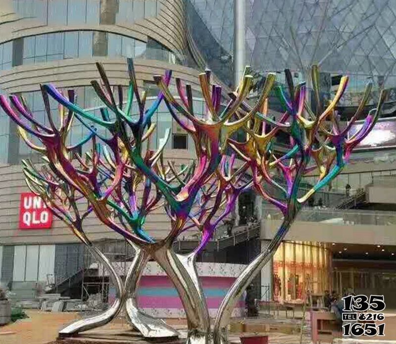 树雕塑-步行街摆放不锈钢彩色景观树雕塑高清图片