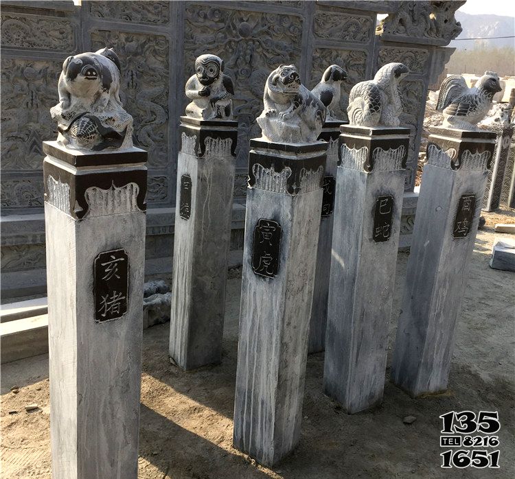 拴马柱雕塑-陵园门前摆放四神兽雕塑摆件高清图片