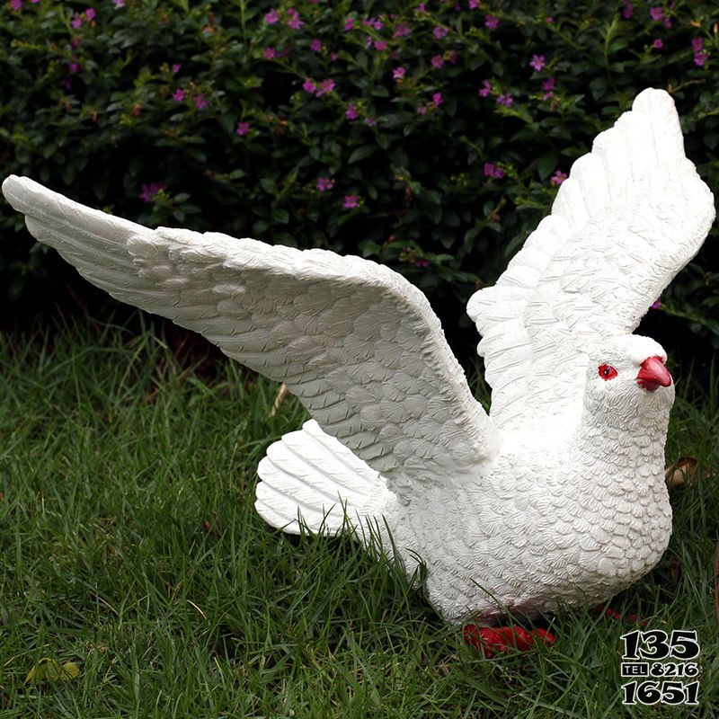鸽子雕塑-公园草坪创意仿真动物装饰品鸽子雕塑高清图片