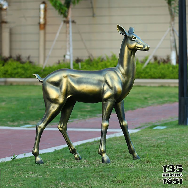 鹿雕塑-公园大型仿真动物玻璃钢仿铜鹿雕塑