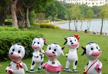 牛雕塑-户外园林站立一群玩耍的卡通玻璃钢牛雕塑