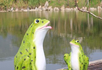 青蛙雕塑-河边两只玻璃钢青蛙雕塑