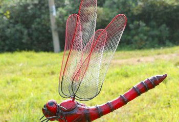 蜻蜓雕塑-城市公园飞翔玻璃钢蜻蜓雕塑