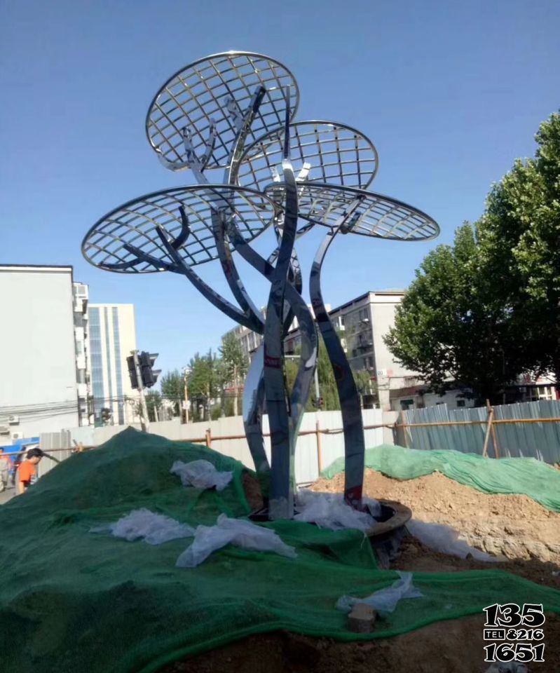 树雕塑-庭园广场不锈钢镂空树景观摆件雕塑高清图片