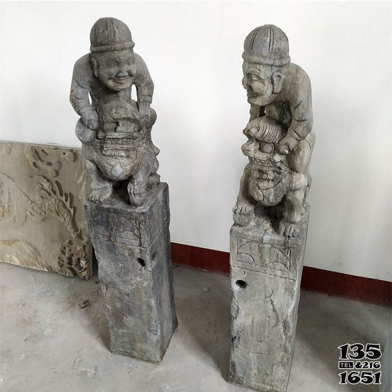 拴马柱雕塑-动物园做旧人物浮雕拴马柱