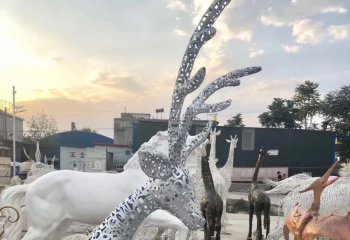 鹿雕塑-一只公园街道卧着的不锈钢镂空鹿雕塑