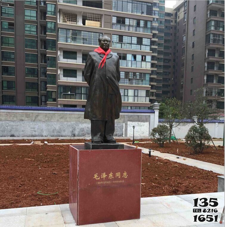 毛泽东雕塑-城市街道铜雕世界伟大领袖毛泽东雕塑高清图片