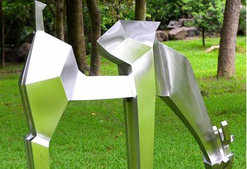 梅花鹿雕塑-不锈钢抽象公园低头吃草的梅花鹿雕塑