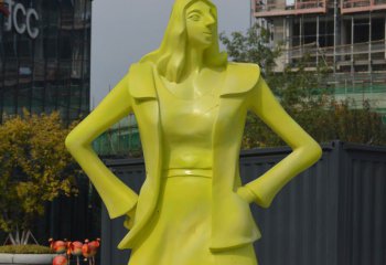 女人雕塑-城是街道创意玻璃钢黄色站立的女人雕塑
