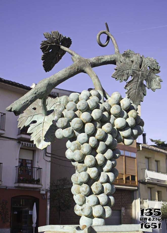 葡萄雕塑-农场公园广场摆放青铜做旧铜雕葡萄高清图片
