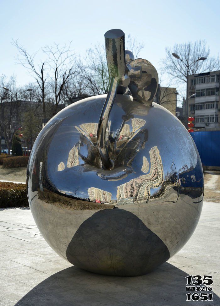 苹果雕塑-景区海边广场镜面不锈钢苹果公园雕塑高清图片