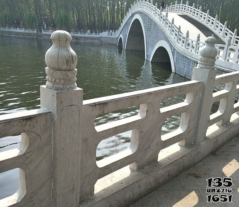 石桥雕塑-公园景观拱桥大理石雕塑高清图片