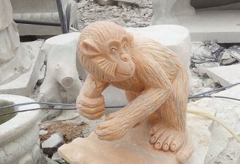 猴子雕塑-公园摆放的回头的蜡黄石石雕创意猴子雕塑