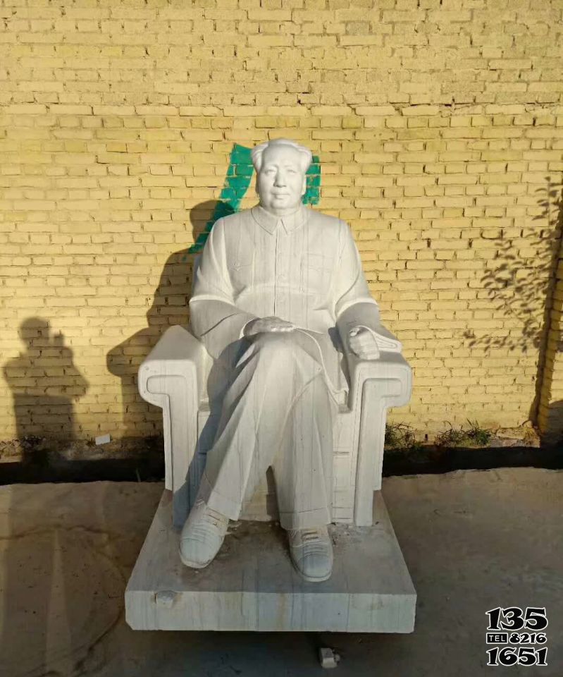 毛泽东雕塑-景区汉白玉石雕坐式毛主席雕塑高清图片