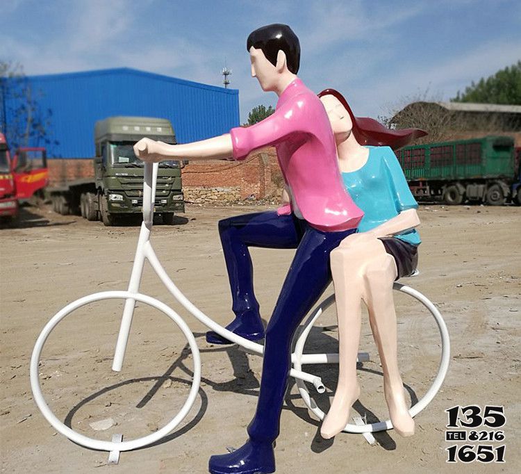 情侣雕塑-公园创意玻璃钢抽象骑车情侣雕塑高清图片