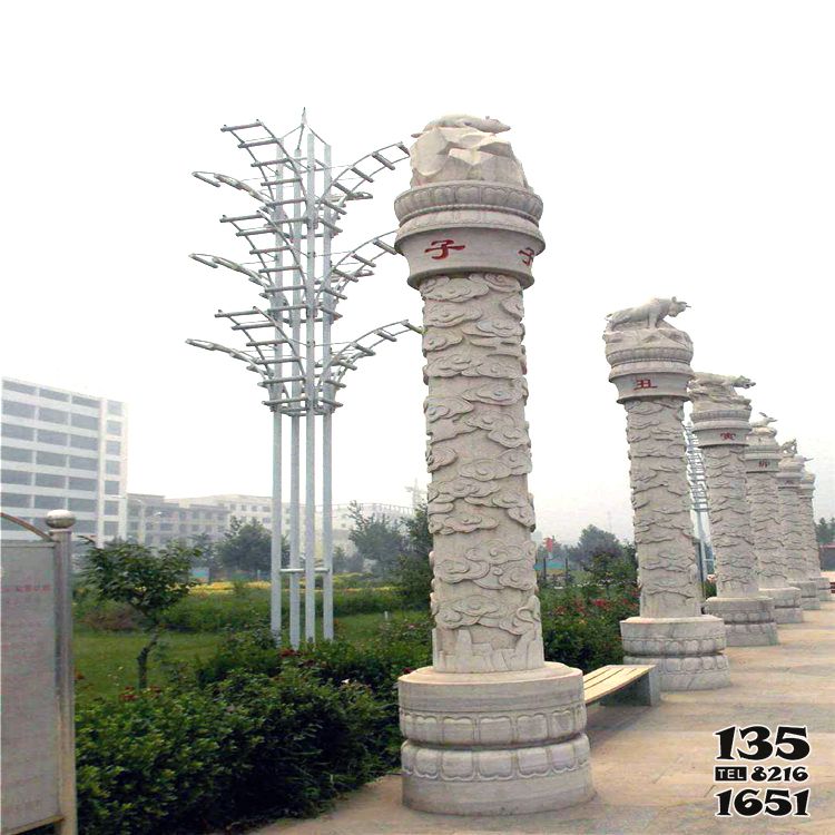 石柱雕塑-公园摆放古代生肖石雕龙柱雕塑高清图片