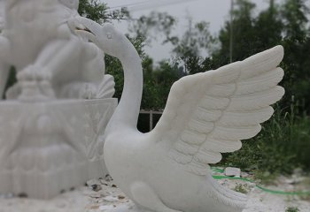 天鹅雕塑-户外汉白玉石雕展翅飞翔的天鹅雕塑
