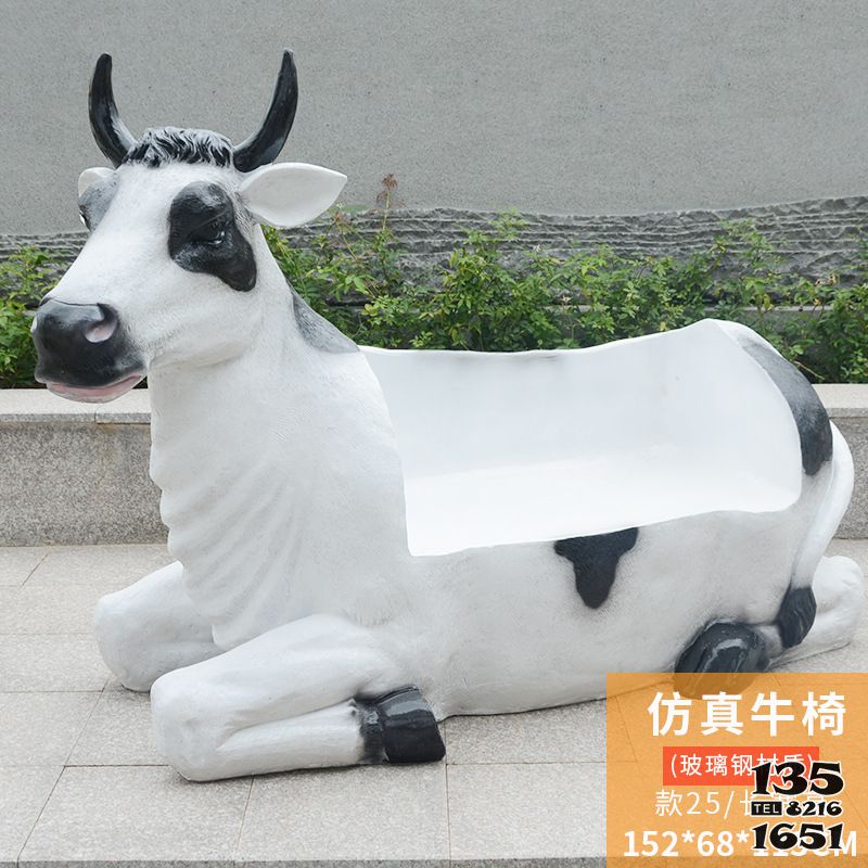 牛雕塑-游乐场一只大号玻璃钢牛犄牛雕塑高清图片