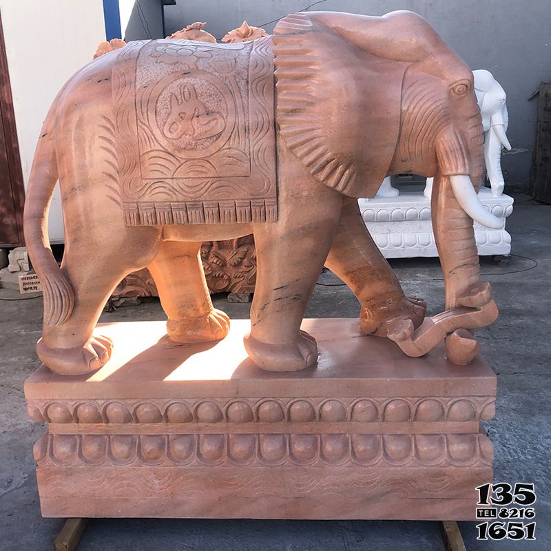 大象雕塑-庭院寺庙黄蜡石石雕大型大象雕塑高清图片