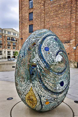 鸡蛋雕塑-城市街道创意不锈钢彩绘抽象艺术鸡蛋雕塑