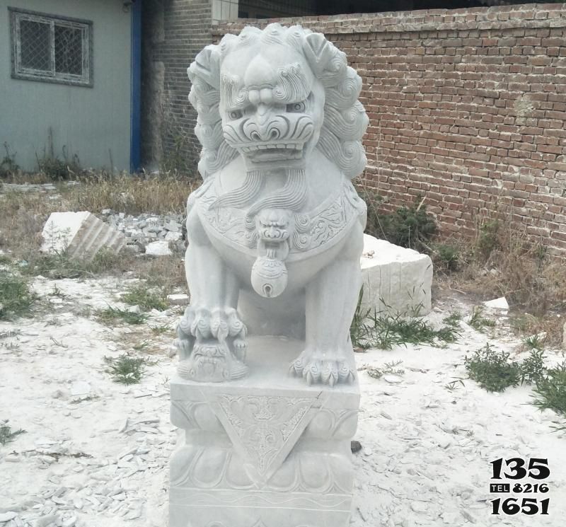 狮子雕塑-公园景区汉白玉石雕大型仿真动物狮子雕塑