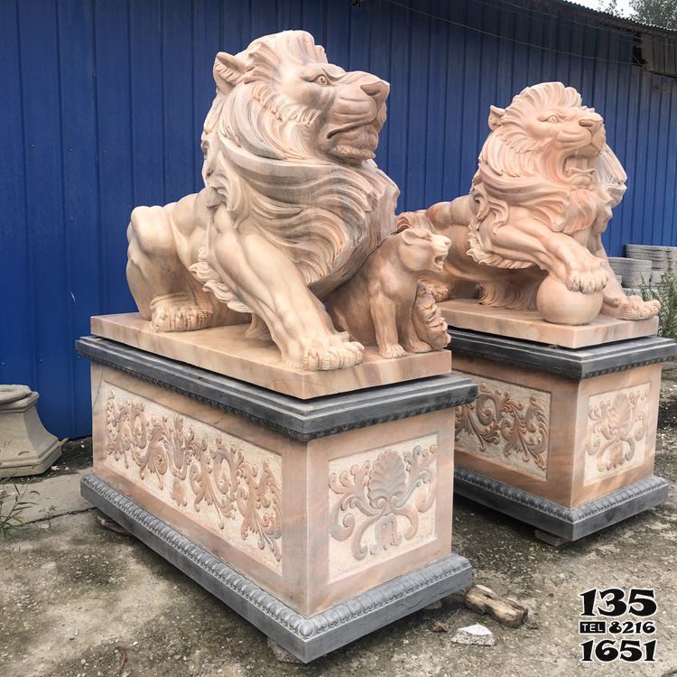 狮子雕塑-晚霞红石雕浮雕庭院狮子雕塑高清图片