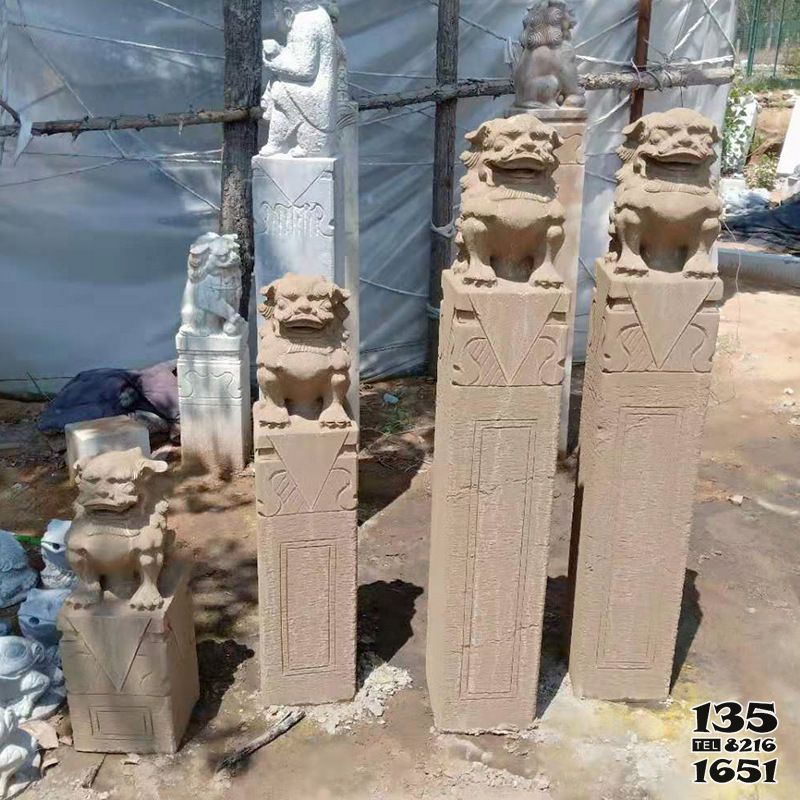 拴马柱雕塑-别墅庭院门前摆放狮子拴马柱高清图片