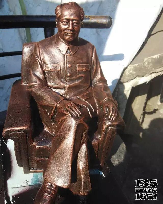 毛泽东雕塑-公园铜雕坐式毛主席毛泽东雕塑高清图片