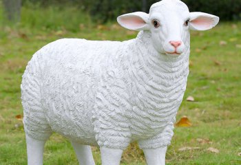 绵羊雕塑-草地上摆放的母的玻璃钢仿真绵羊雕塑