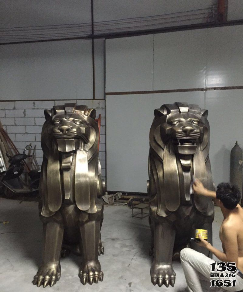 狮子雕塑-户外景区创意不锈钢狮子雕塑
