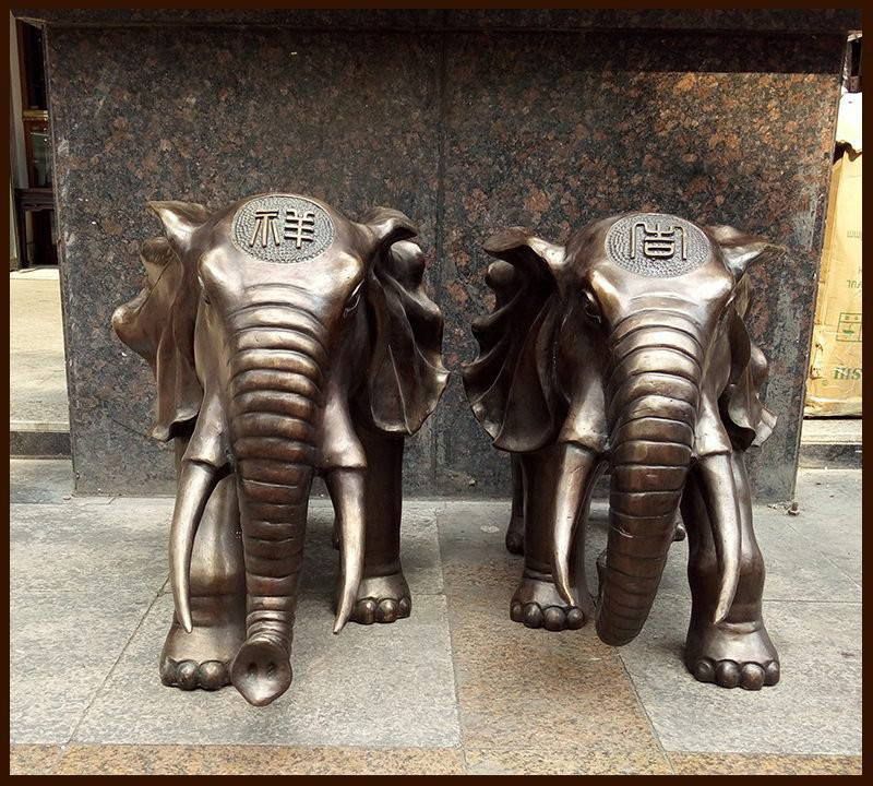 吉祥大象铜雕-铜雕吉祥大象门口镇宅大象雕塑高清图片