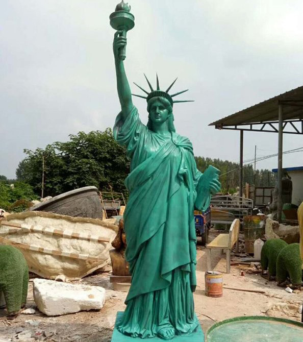 玻璃钢仿青铜自由女神像雕塑-玻璃钢仿青铜自由女神像  广场西方人物雕塑高清图片