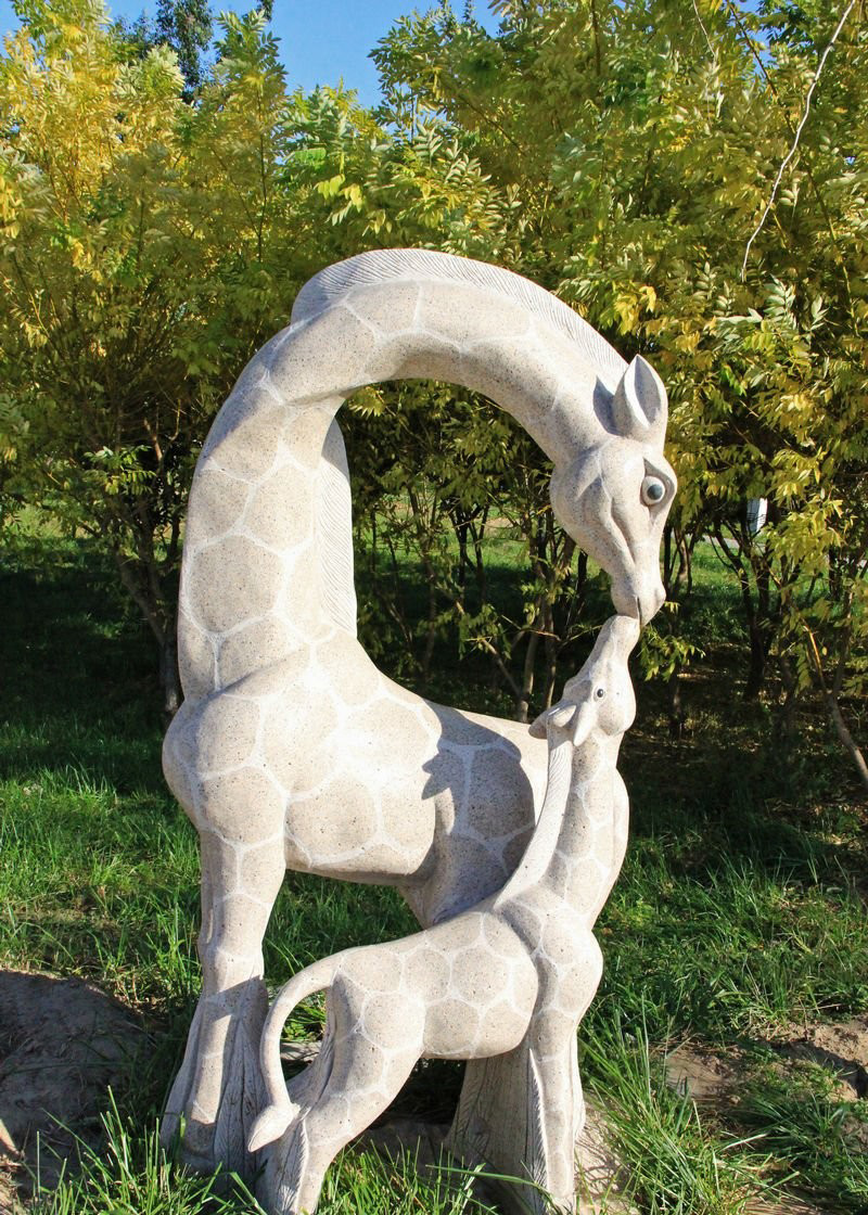 长颈鹿石雕-大理石长颈鹿雕塑 公园动物石雕高清图片